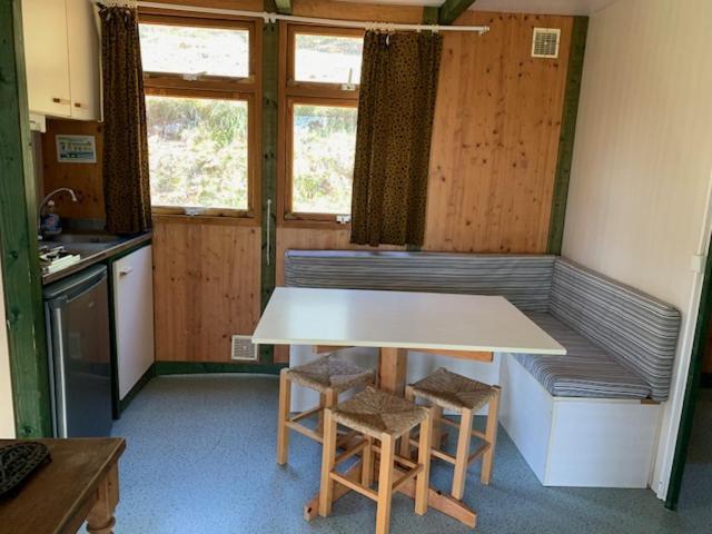 La Colline Aux Chalets, Jaccuzi, Sauna Saint-Chamarand Exterior photo